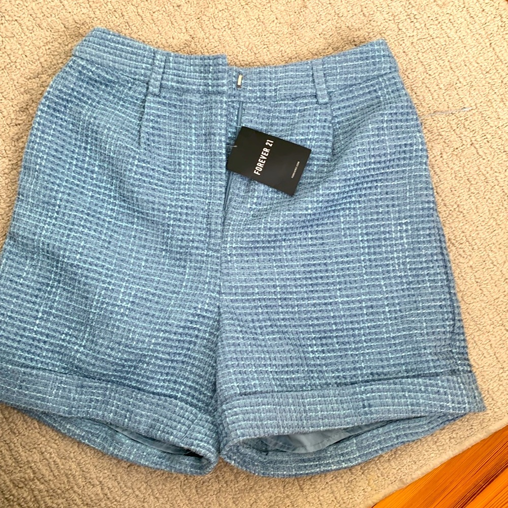 Walking shorts small